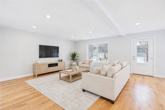 54 Vespia Lane, South Kingstown, RI 02879