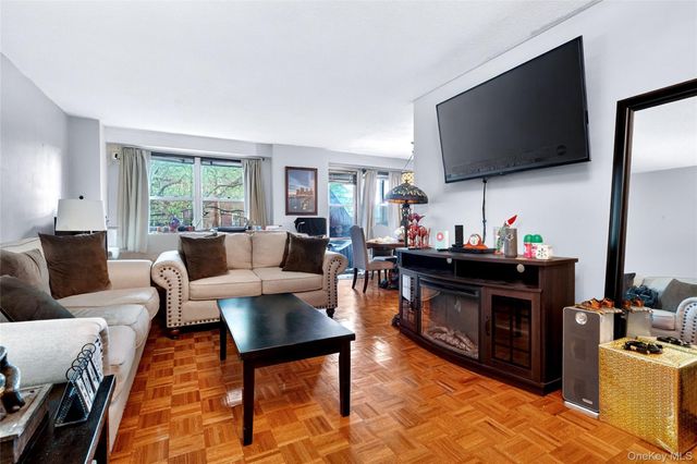 2550 Olinville Avenue 2H, Bronx, NY 10467