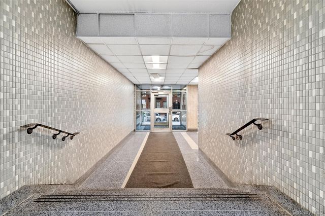 2550 Olinville Avenue 2H, Bronx, NY 10467