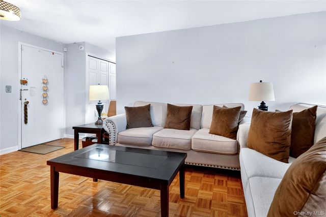 2550 Olinville Avenue 2H, Bronx, NY 10467