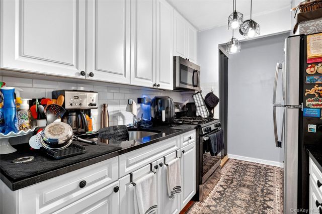 2550 Olinville Avenue 2H, Bronx, NY 10467