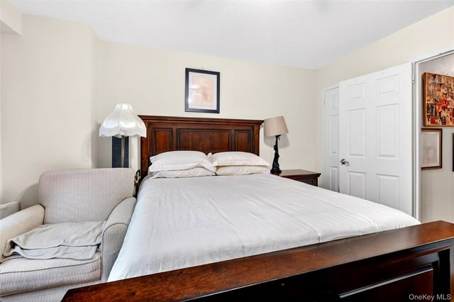 2550 Olinville Avenue 2H, Bronx, NY 10467