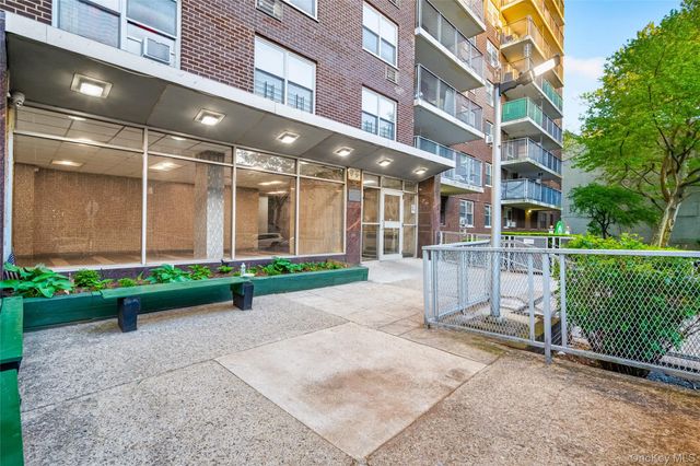 2550 Olinville Avenue 2H, Bronx, NY 10467
