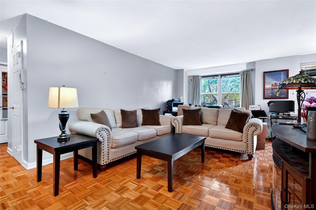 2550 Olinville Avenue 2H, Bronx, NY 10467