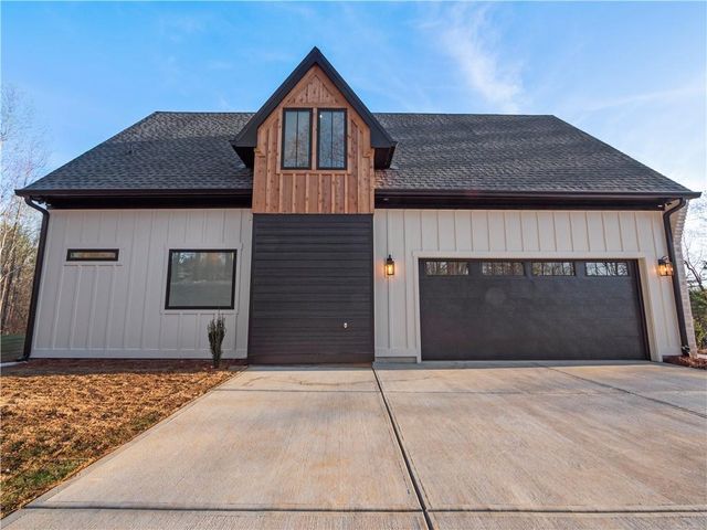 2439 Venture Drive, Gainesville, GA 30506