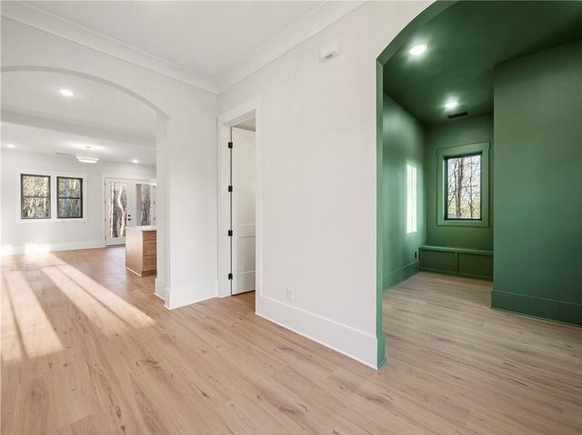 2439 Venture Drive, Gainesville, GA 30506