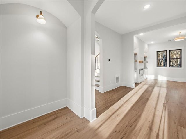 2439 Venture Drive, Gainesville, GA 30506