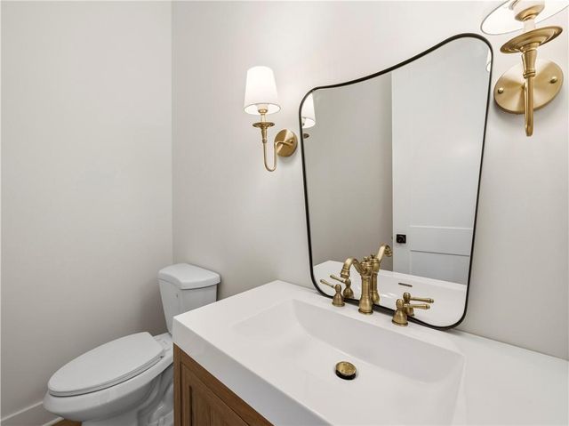 2439 Venture Drive, Gainesville, GA 30506