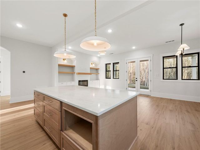 2439 Venture Drive, Gainesville, GA 30506