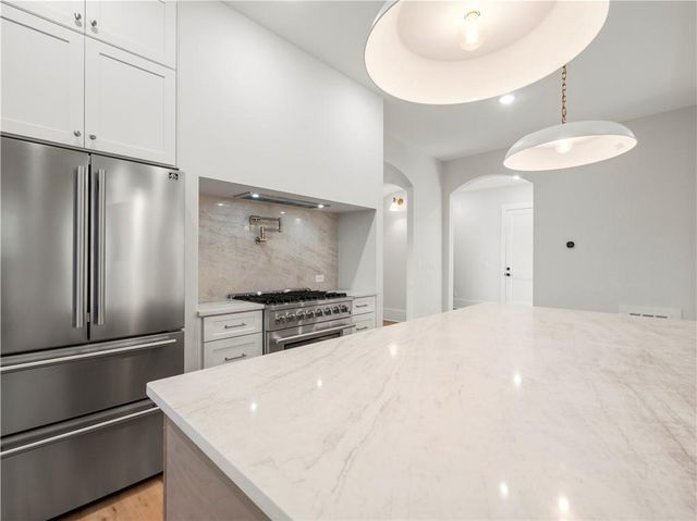 2439 Venture Drive, Gainesville, GA 30506