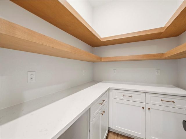 2439 Venture Drive, Gainesville, GA 30506