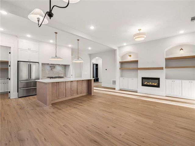 2439 Venture Drive, Gainesville, GA 30506