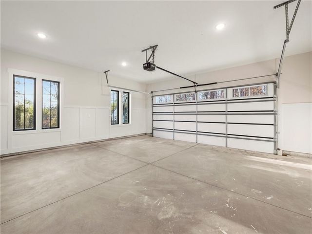 2439 Venture Drive, Gainesville, GA 30506