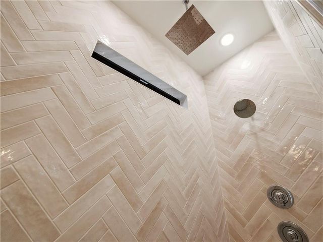 2439 Venture Drive, Gainesville, GA 30506