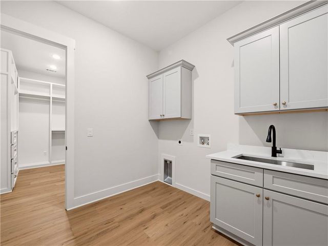 2439 Venture Drive, Gainesville, GA 30506