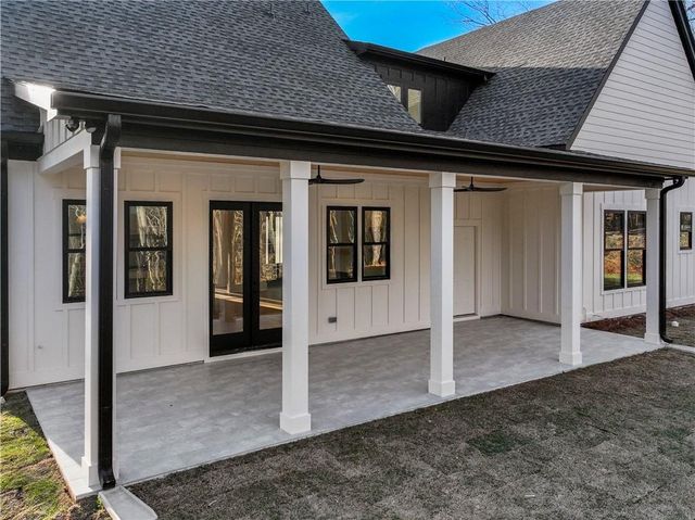 2439 Venture Drive, Gainesville, GA 30506