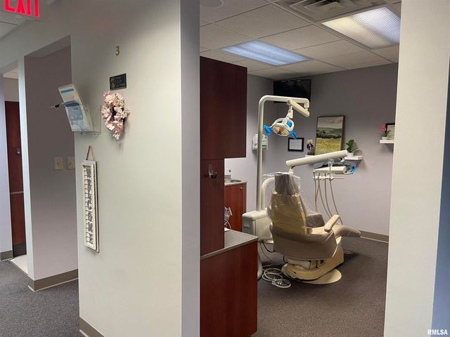 609 35TH Avenue Lower Level, Moline, IL 61265