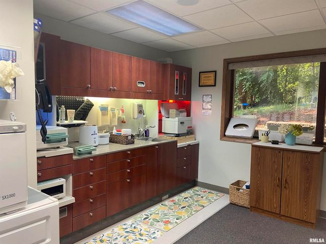 609 35TH Avenue Lower Level, Moline, IL 61265