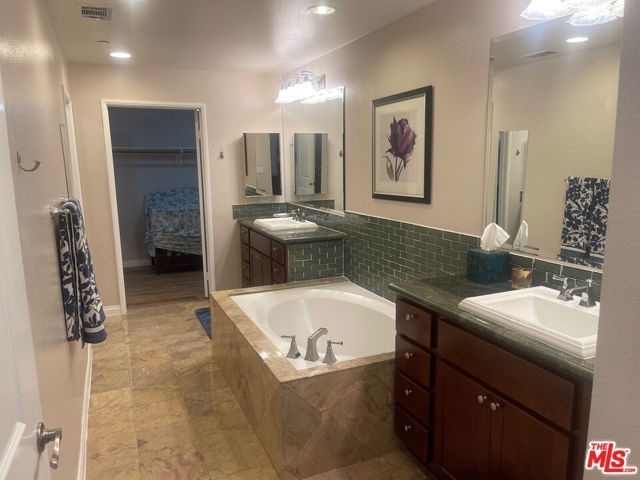 5625 Crescent Parkway 106, Los Angeles, CA 90094