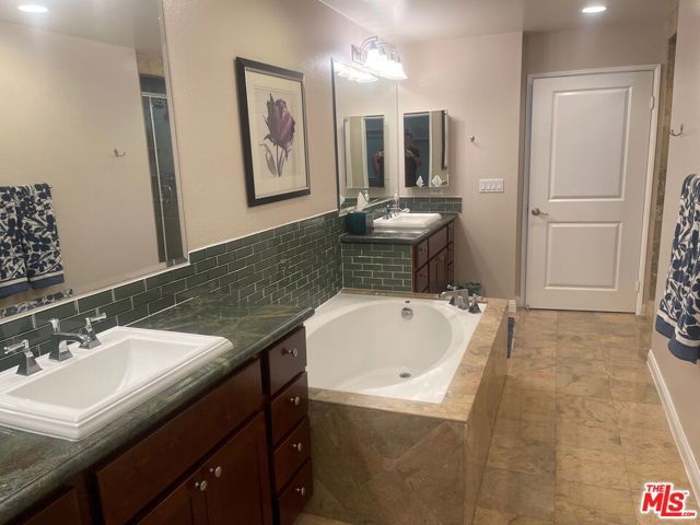 5625 Crescent Parkway 106, Los Angeles, CA 90094