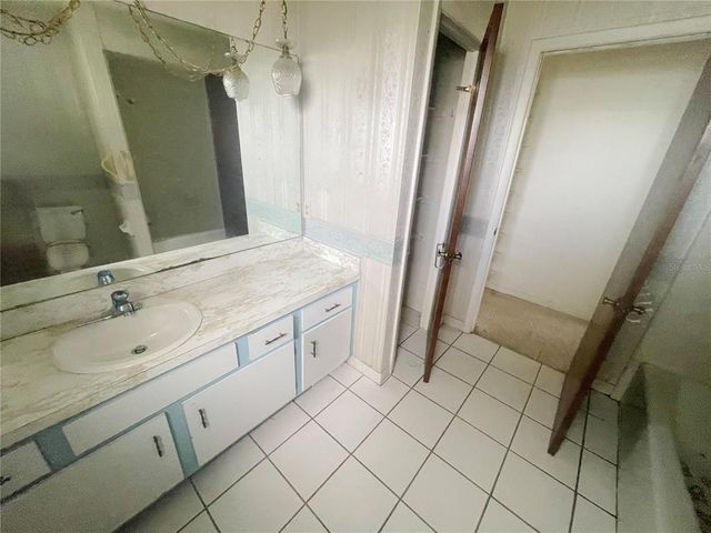 5325 CREEKMUR DRIVE, Lakeland, FL 33812
