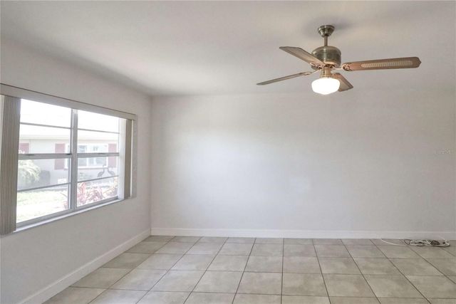 302 CANTON COURT 59, Sun City Center, FL 33573