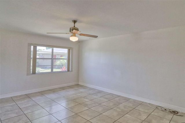 302 CANTON COURT 59, Sun City Center, FL 33573