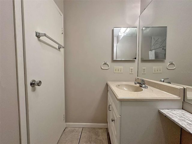 302 CANTON COURT 59, Sun City Center, FL 33573