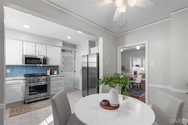 7520 Oxford Drive 1E, Clayton, MO 63105