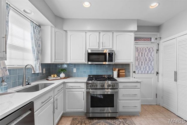 7520 Oxford Drive 1E, Clayton, MO 63105