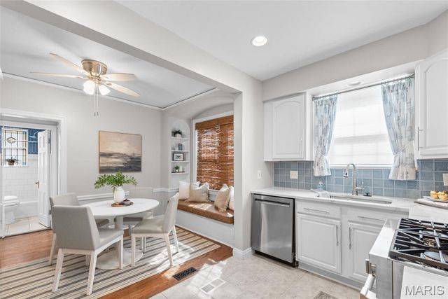 7520 Oxford Drive 1E, Clayton, MO 63105