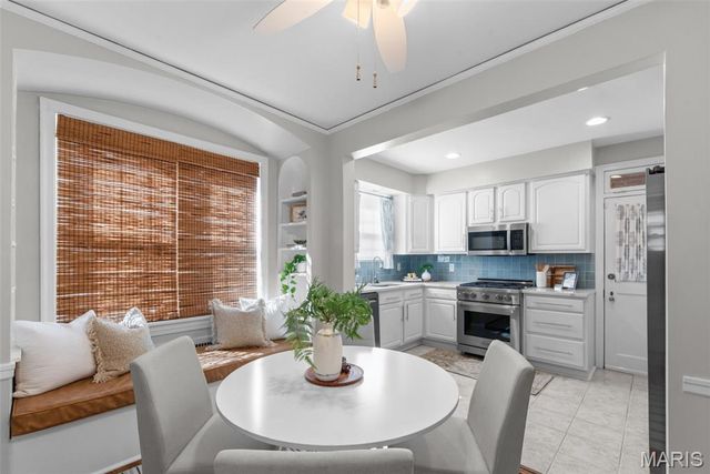 7520 Oxford Drive 1E, Clayton, MO 63105