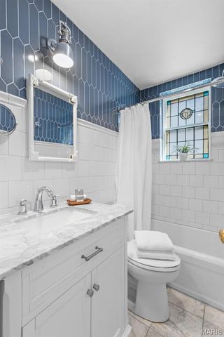 7520 Oxford Drive 1E, Clayton, MO 63105