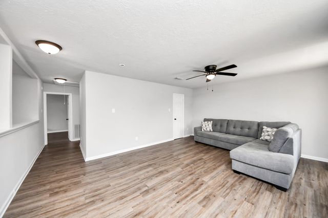 16118 Bunker Ridge Road, Houston, TX 77053