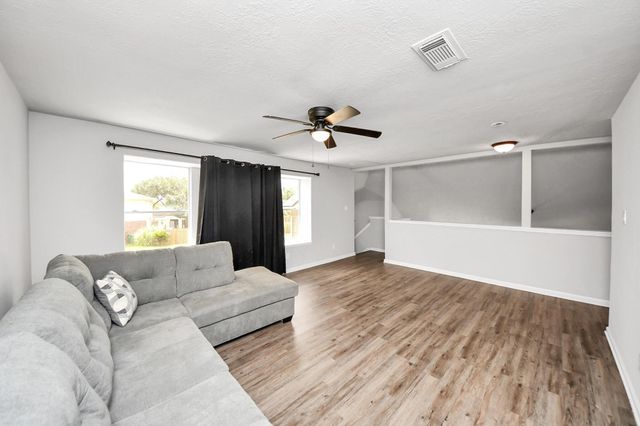 16118 Bunker Ridge Road, Houston, TX 77053