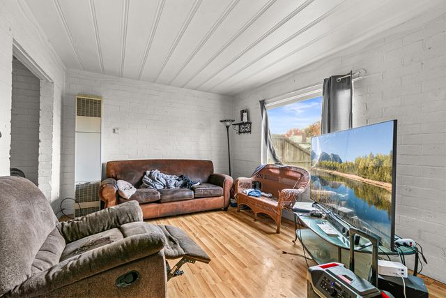 1048 W 13th Street, Medford, OR 97501