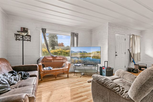 1048 W 13th Street, Medford, OR 97501