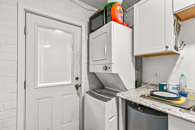 1048 W 13th Street, Medford, OR 97501