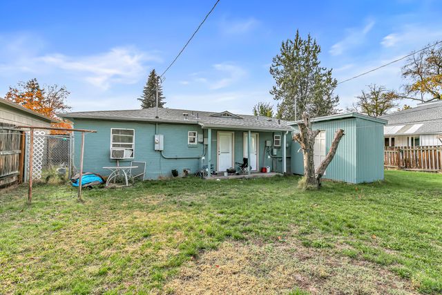 1048 W 13th Street, Medford, OR 97501