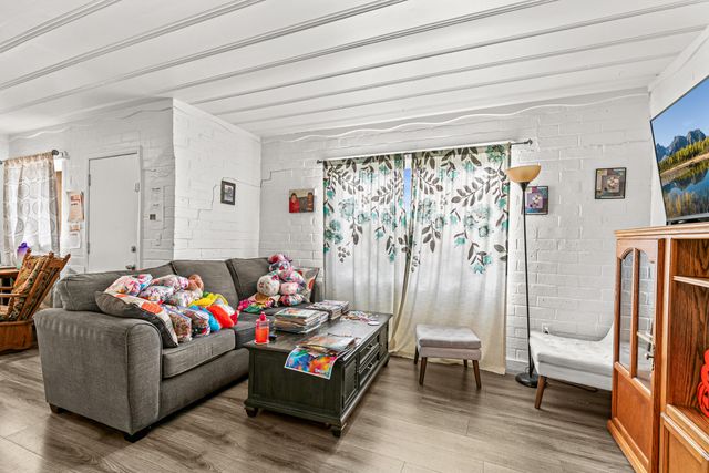 1048 W 13th Street, Medford, OR 97501