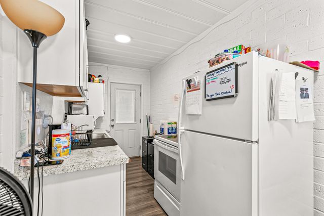 1048 W 13th Street, Medford, OR 97501