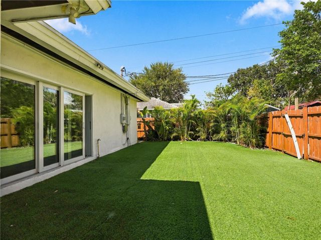 1015 32ND AVENUE N, St Petersburg, FL 33704