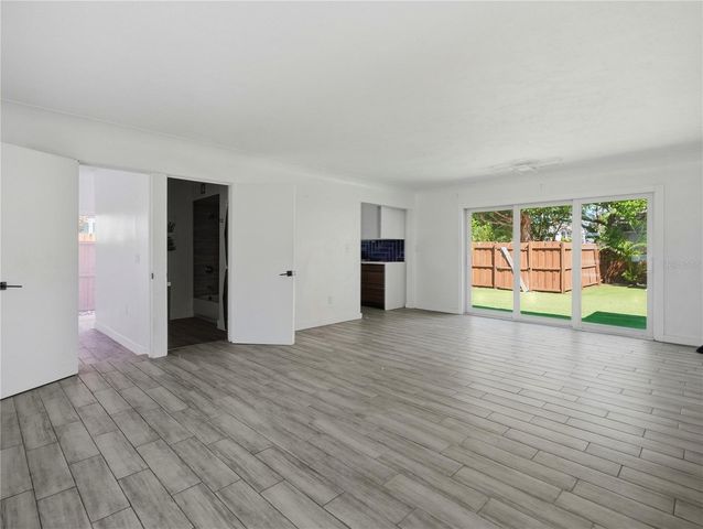 1015 32ND AVENUE N, St Petersburg, FL 33704