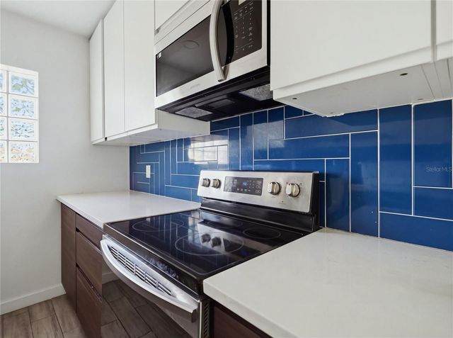 1015 32ND AVENUE N, St Petersburg, FL 33704