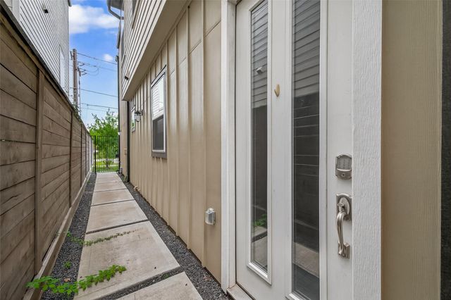 2617 Live Oak Street, Houston, TX 77004