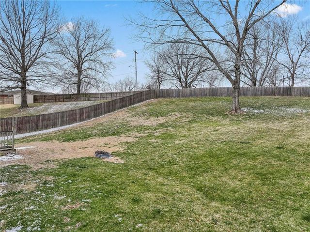 3509 Robin Lane, St Joseph, MO 64506