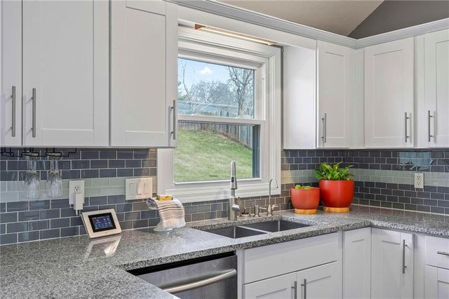 3509 Robin Lane, St Joseph, MO 64506