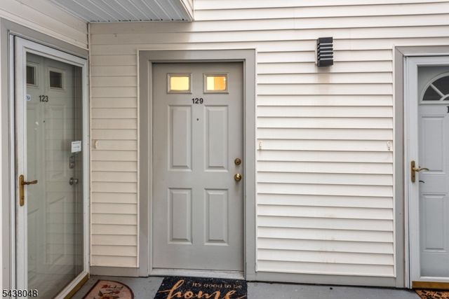 129 Autumn Ct, Roxbury Twp., NJ 07852