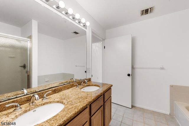 129 Autumn Ct, Roxbury Twp., NJ 07852