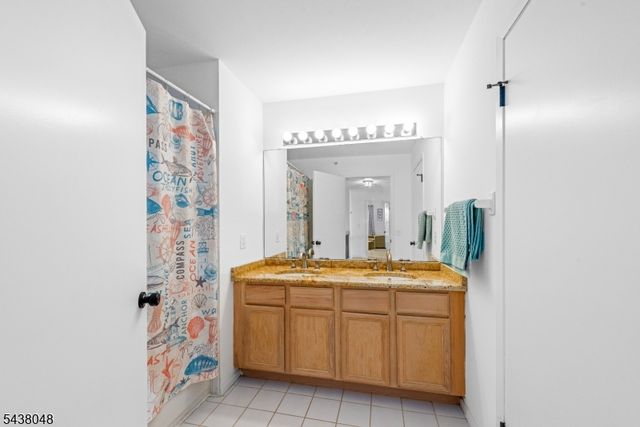 129 Autumn Ct, Roxbury Twp., NJ 07852